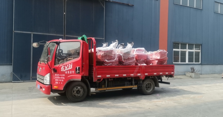 九游会集团一批小型压路机发往浙江